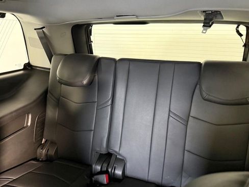 Used 2018 Cadillac Escalade Luxury image 17