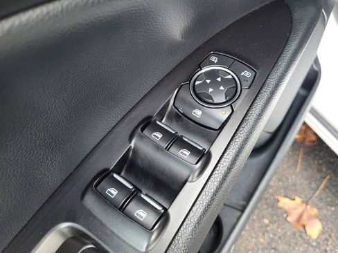 Used 2017 Ford Fusion SE w/ Fusion SE Technology Package image 12