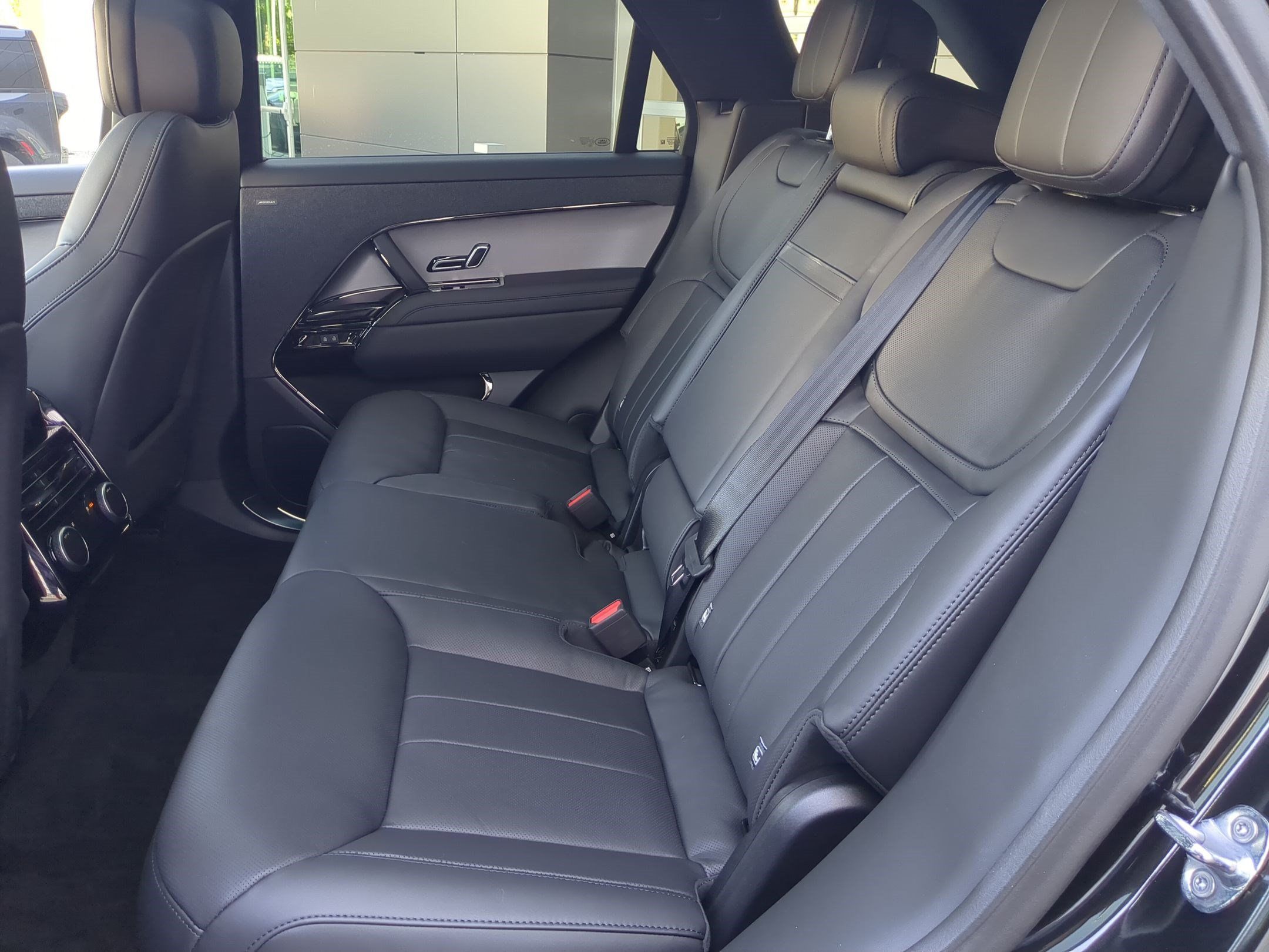 New 2027 Land Rover Range Rover Sport SE AWD/4WD image 28