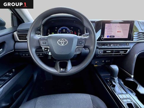 Used 2025 Toyota Camry LE FWD image 6