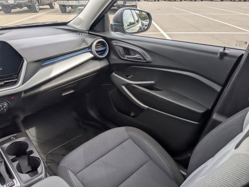 Used 2025 Chevrolet Trax LS image 16