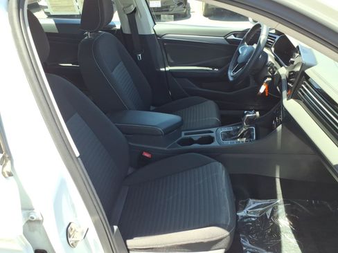 Certified 2025 Volkswagen Jetta S FWD image 10