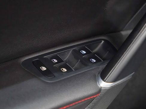 Used 2016 Volkswagen GTI SE image 21