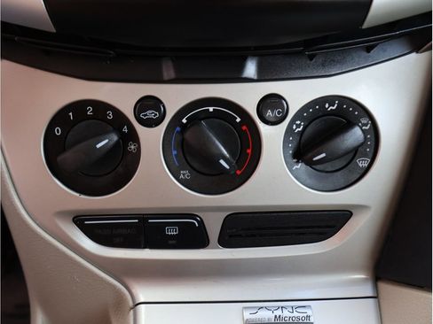 Used 2012 Ford Focus SE image 21