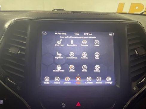 Used 2019 Jeep Cherokee Trailhawk w/ Comfort/Convenience Group AWD/4WD image 29