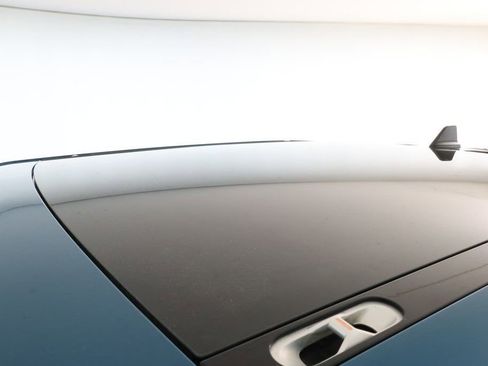 Used 2022 Rivian R1T Adventure image 8