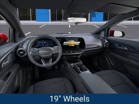 New 2026 Chevrolet Equinox EV LT image 17