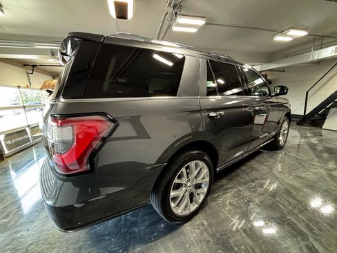 Used 2019 Ford Expedition Platinum image 9