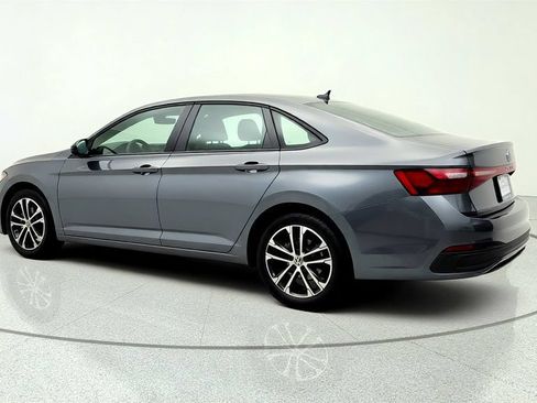 Used 2025 Volkswagen Jetta Sport FWD image 7