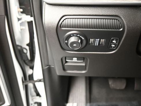 Used 2023 Jeep Wagoneer Series III w/ Preferred Equipment Group image 33