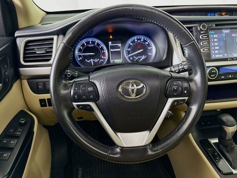 Used 2018 Toyota Highlander Limited image 11