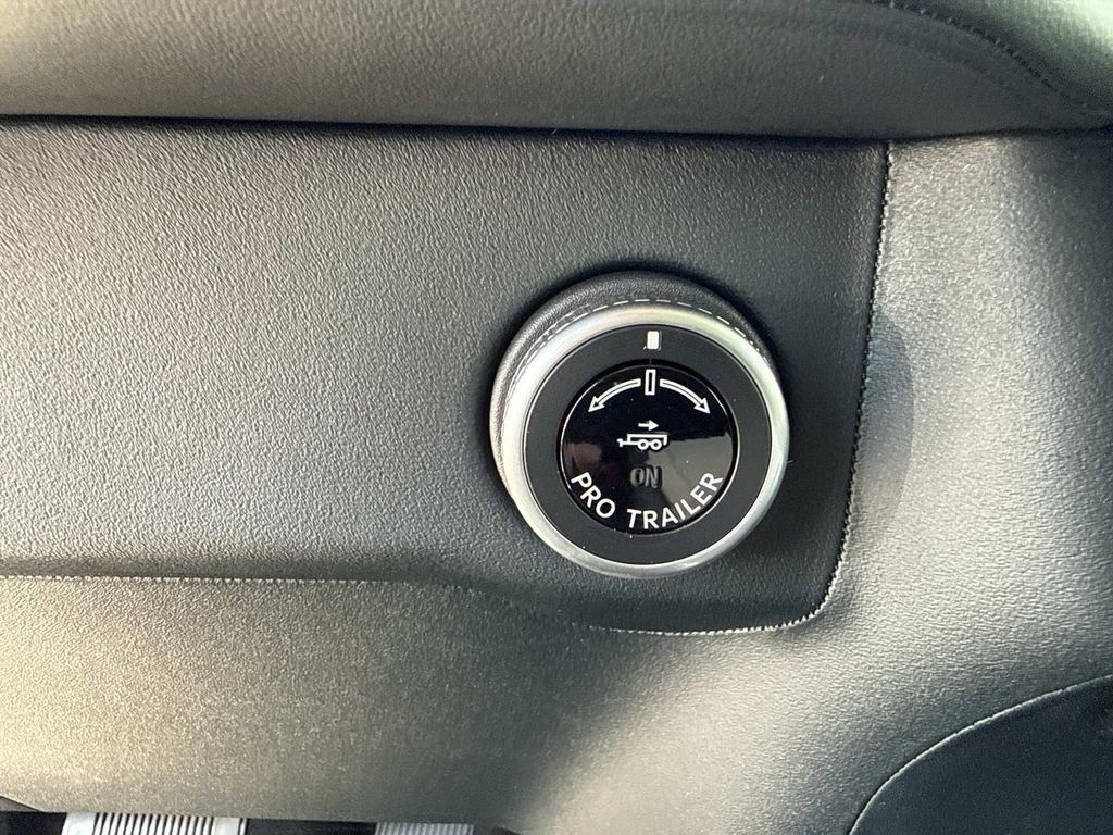 New 2026 Lincoln Navigator Reserve AWD/4WD image 30