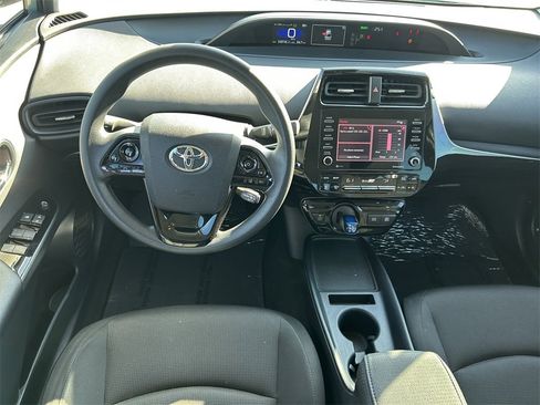 Used 2022 Toyota Prius L Eco image 16