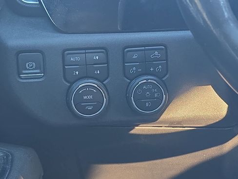 Used 2022 Chevrolet Silverado 1500 LTZ image 12