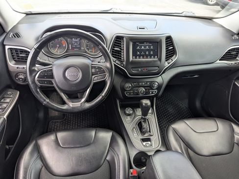 Used 2019 Jeep Cherokee Latitude Plus w/ Cold Weather Group AWD/4WD image 29