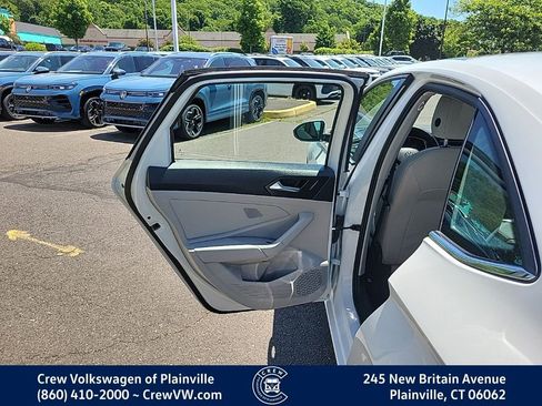 Certified 2024 Volkswagen Jetta SE w/ Panoramic Sunroof Package FWD image 48