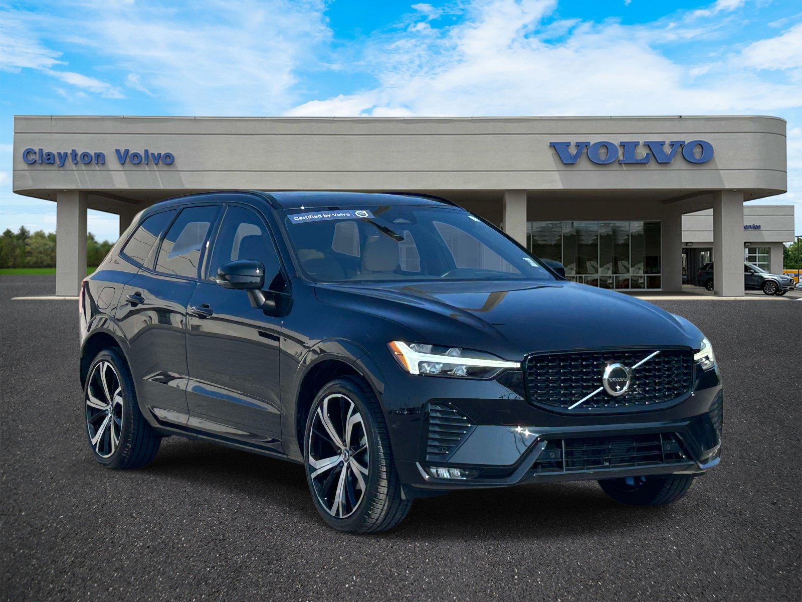 Certified 2024 Volvo XC60 B5 Ultimate w/ Protection Package Premier AWD/4WD image 1