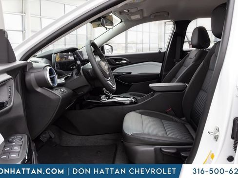 New 2026 Chevrolet Trax LT w/ Driver Confidence Package FWD image 3