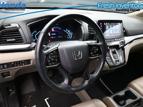 Used 2018 Honda Odyssey Elite image 12