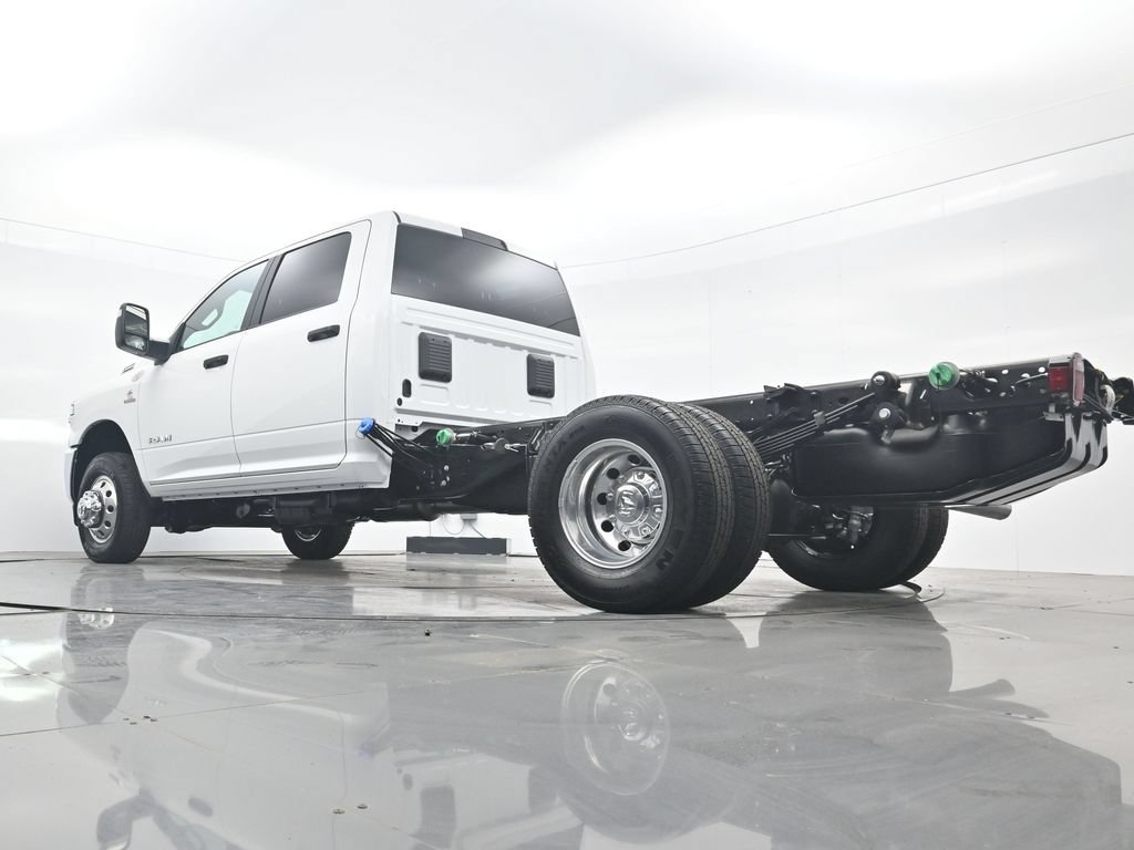 New 2026 RAM 3500 Big Horn AWD/4WD image 41