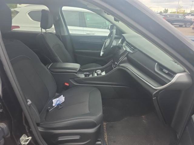 Certified 2023 Jeep Grand Cherokee L Laredo w/ Luxury Tech Group I AWD/4WD image 6