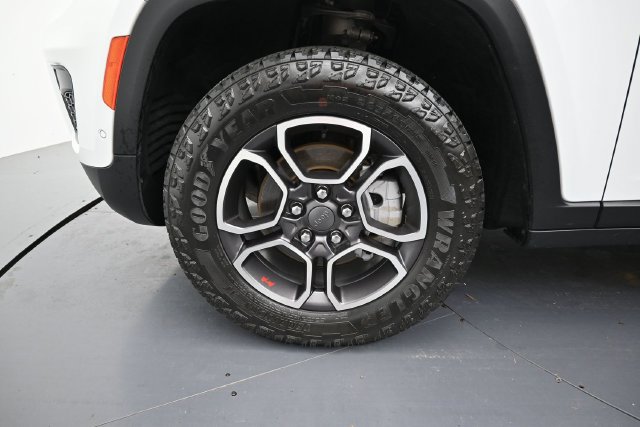 Used 2022 Jeep Grand Cherokee Trailhawk w/ ADV Protech Group II AWD/4WD image 9