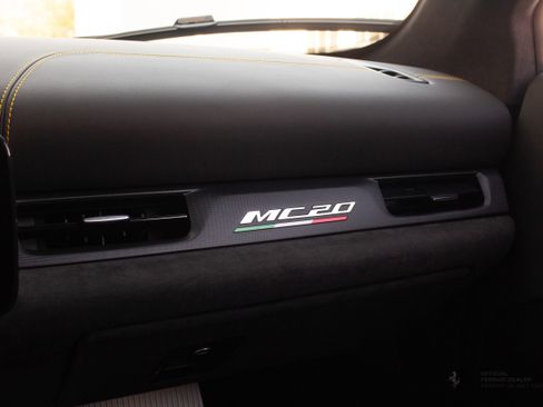 Used 2022 Maserati MC20 Coupe image 18