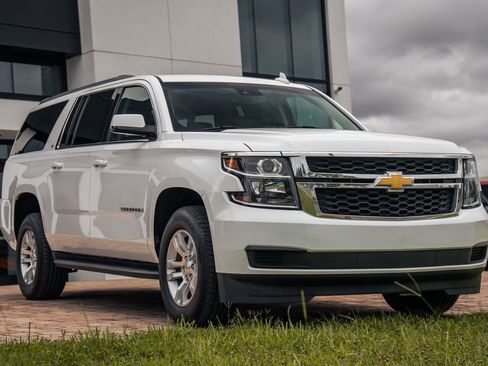 Used 2019 Chevrolet Suburban LT RWD image 7
