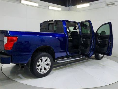 Used 2017 Nissan Titan SV RWD image 32