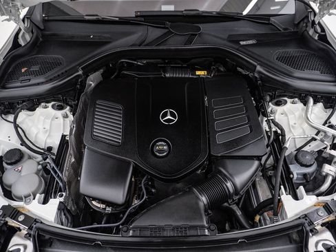 Used 2024 Mercedes-Benz GLC 300 4MATIC image 29