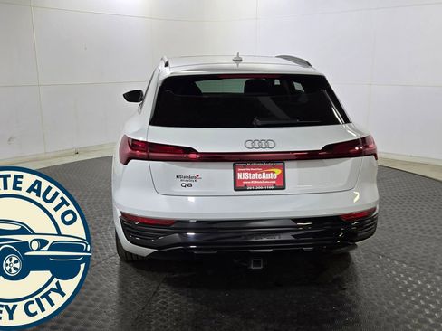 Used 2024 Audi Q8 e-tron Premium Plus AWD/4WD image 6
