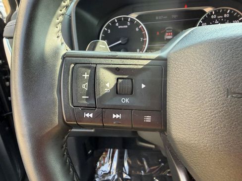 Used 2025 Nissan Rogue SV AWD/4WD image 27
