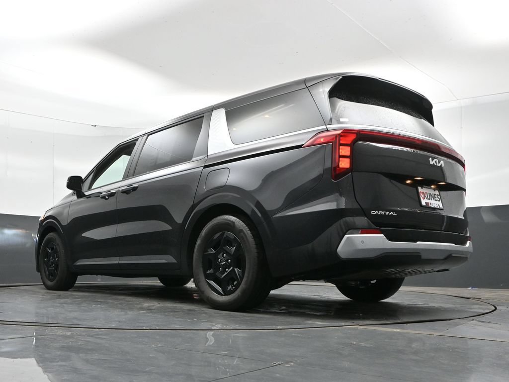 Used 2025 Kia Carnival FWD image 48