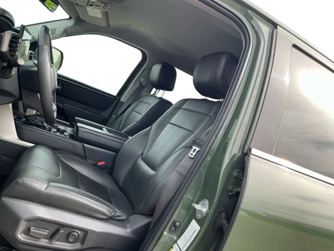 Used 2022 Toyota Tundra Limited w/ Power Package AWD/4WD image 9