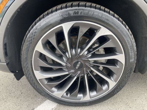 Certified 2023 Lincoln Aviator Reserve w/ Equipment Group 201A image 14