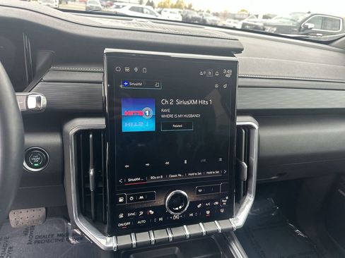 Certified 2025 GMC Acadia Elevation image 13