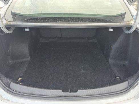 Used 2016 Chevrolet Malibu LT image 18