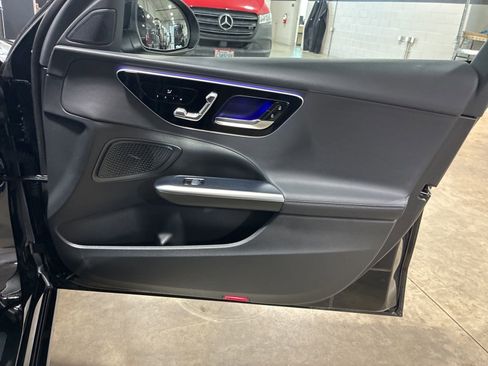 Used 2025 Mercedes-Benz C 300 4MATIC Sedan image 27