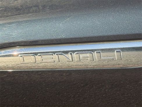Used 2019 GMC Acadia Denali image 10
