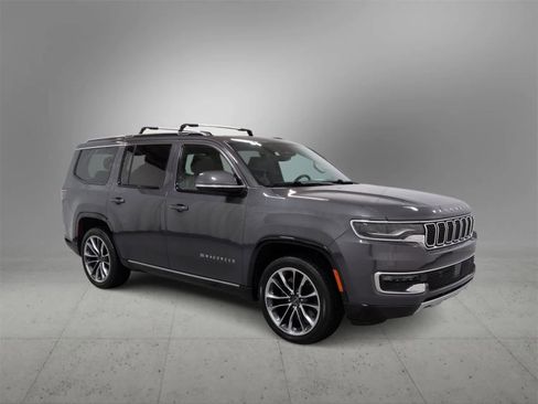Used 2022 Jeep Wagoneer Series III w/ Premium Group I image 2