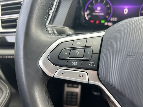 Used 2025 Volkswagen Atlas Cross Sport SEL R-Line image 19