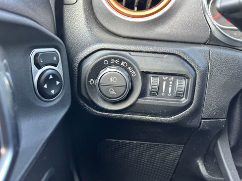 Used 2021 Jeep Gladiator Mojave image 22