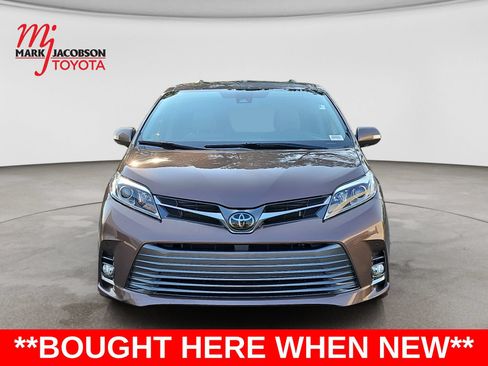 Used 2020 Toyota Sienna Limited AWD/4WD image 2