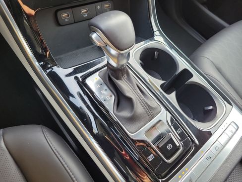 Certified 2024 Kia Carnival EX image 37