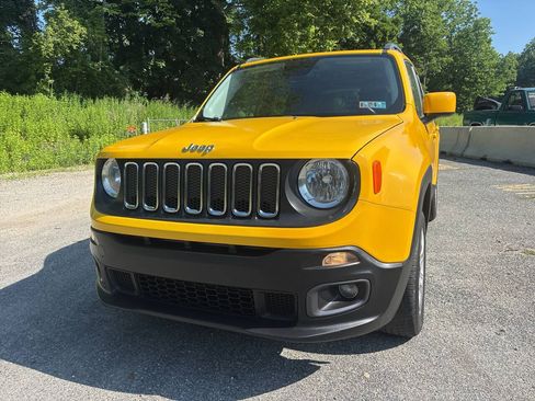 Used 2016 Jeep Renegade Latitude AWD/4WD image 5