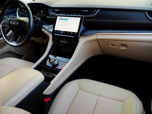 Used 2021 Jeep Grand Cherokee L Limited image 12