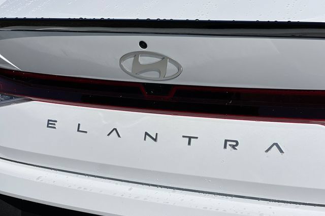 New 2026 Hyundai Elantra SEL Sport FWD image 8