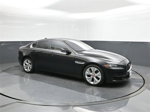 Used 2020 Jaguar XE S image 17