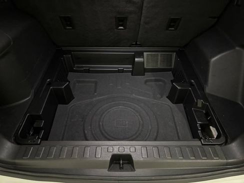 Used 2021 Chevrolet Equinox Premier FWD image 13