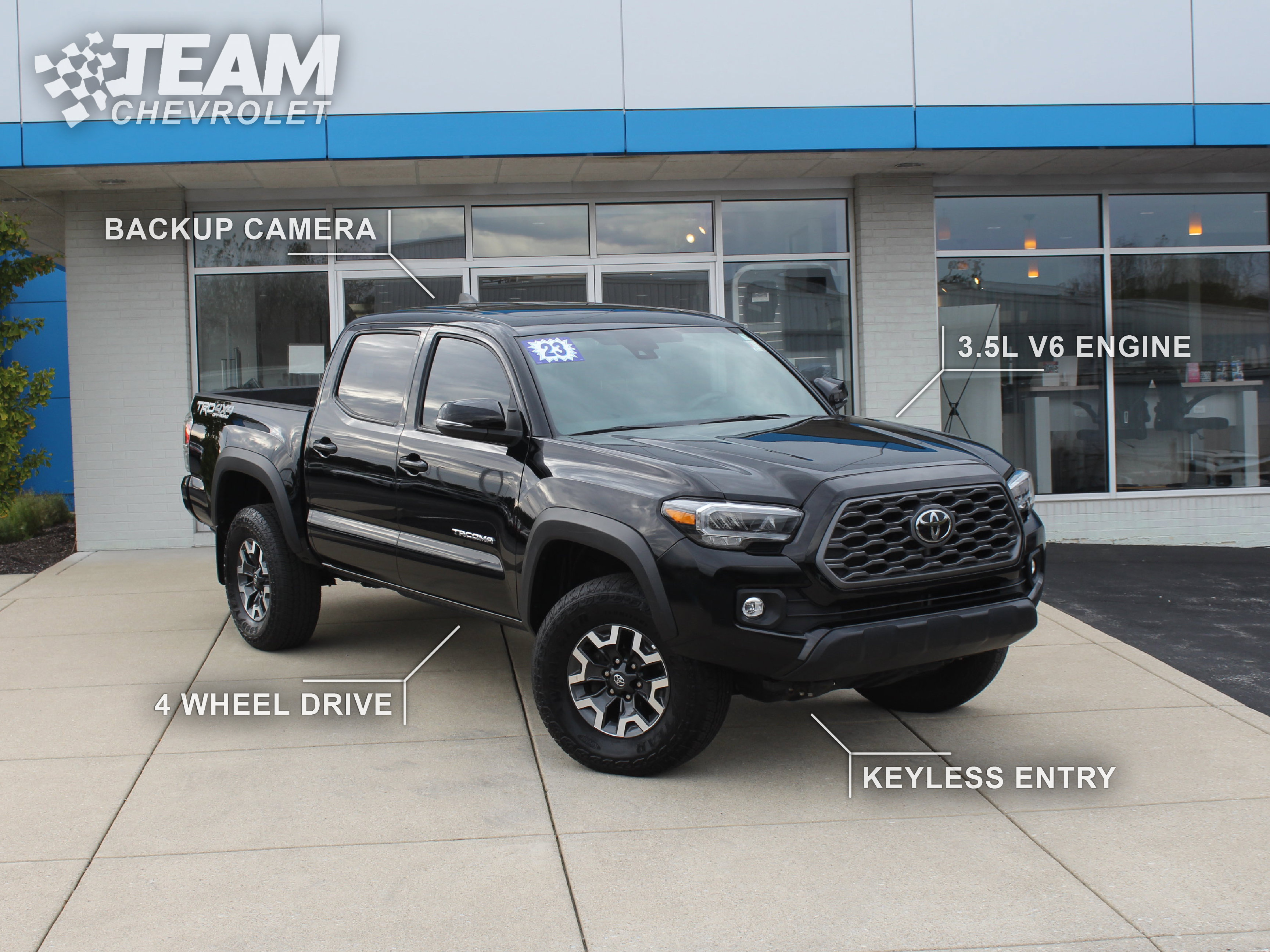 Used 2023 Toyota Tacoma TRD Off-Road w/ TRD Premium Off Road Package AWD/4WD image 2
